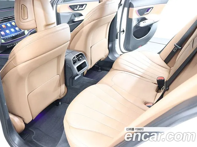 Mercedes-Benz E-Class — Фото автомобиля 17