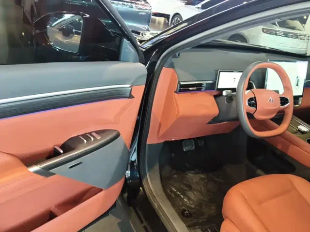 Dongfeng eπ 008 — Фото автомобиля 15