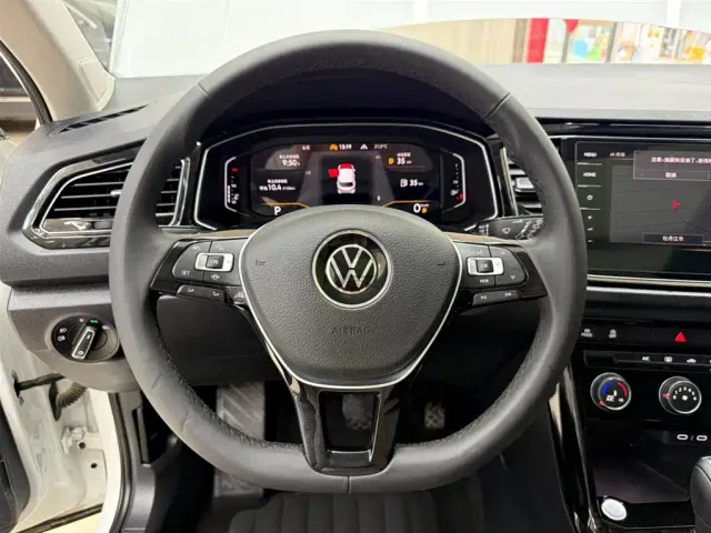 Volkswagen T-Roc — Фото автомобиля 11