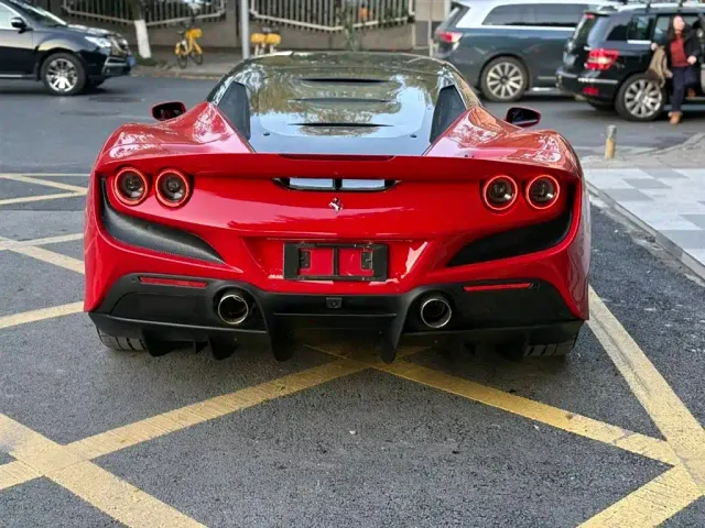 Ferrari F8 — Фото автомобиля 5