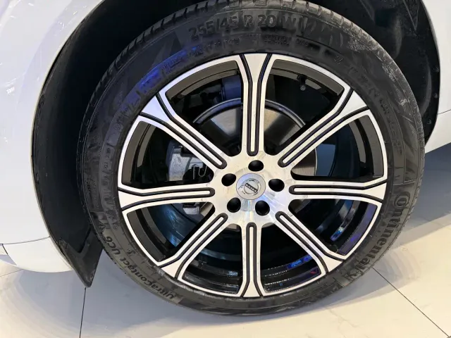 Volvo XC60 — Фото автомобиля 15