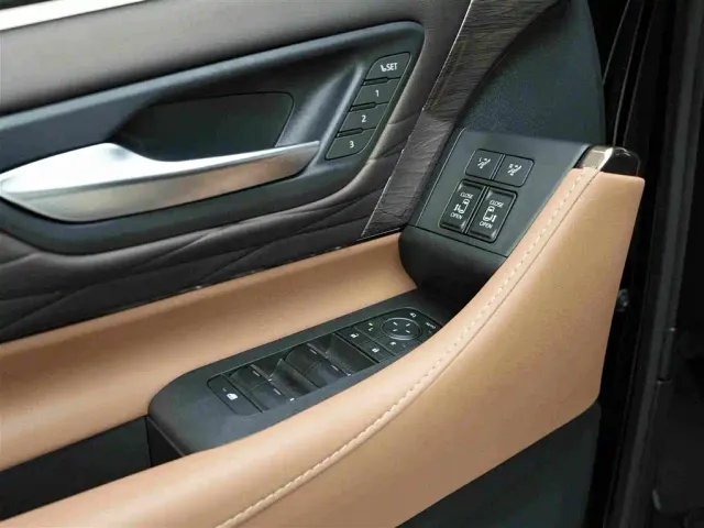 Toyota Alphard — Фото автомобиля 17