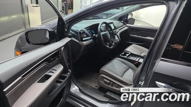 Honda Odyssey — Фото автомобиля 8