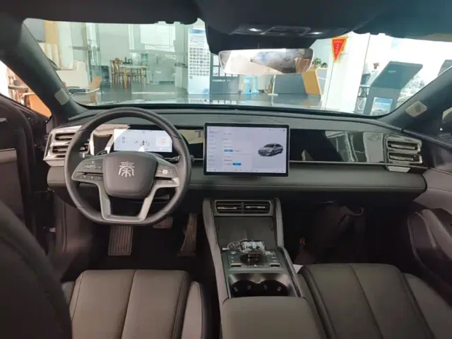 BYD Qin L — Фото автомобиля 9