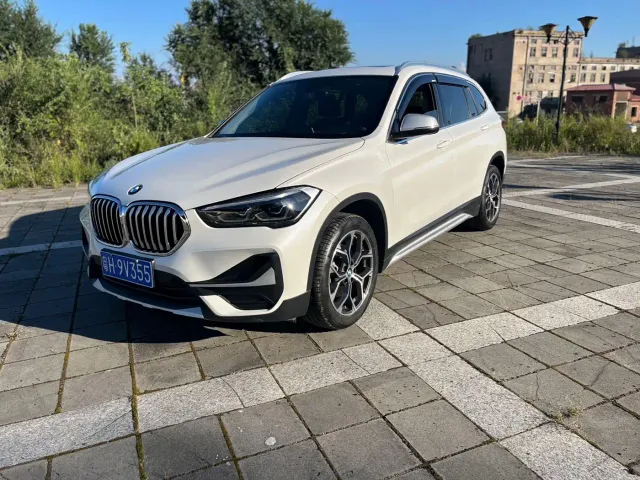 Фотография автомобиля — BMW X1