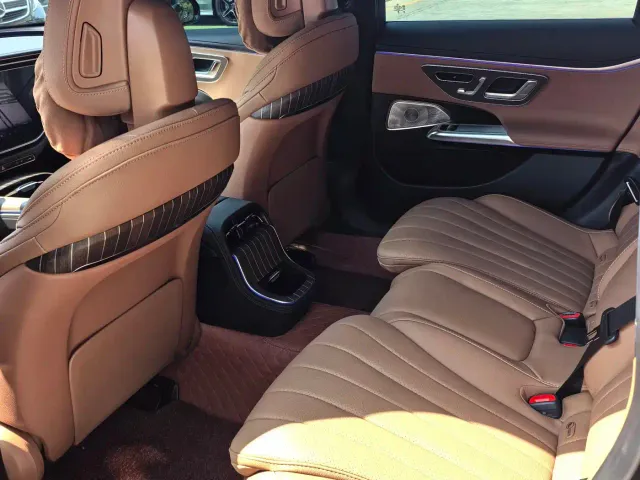 Mercedes-Benz E-Class — Фото автомобиля 6