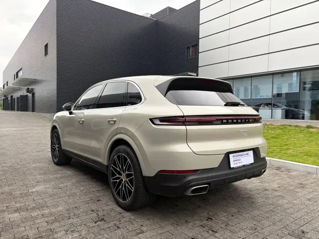Porsche Cayenne — Фото автомобиля 7
