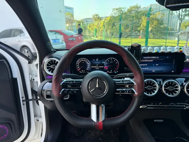 Mercedes-Benz A-Class — Фото автомобиля 10