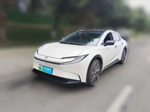 Фотография автомобиля — Toyota bZ5
