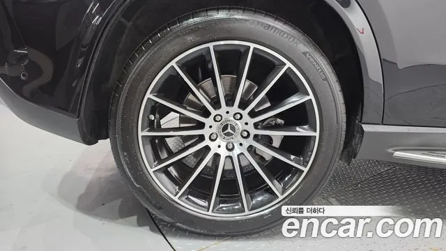 Mercedes-Benz GLE-Class — Фото автомобиля 4