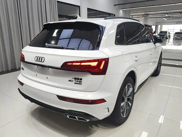 Audi Q5L — Фото автомобиля 6