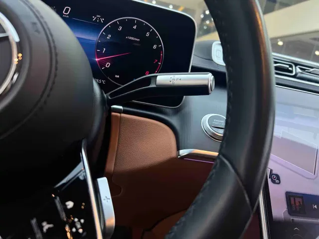 Mercedes-Benz S-Class — Фото автомобиля 16