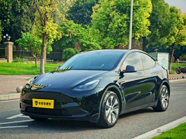 Фотография автомобиля — Tesla Model Y