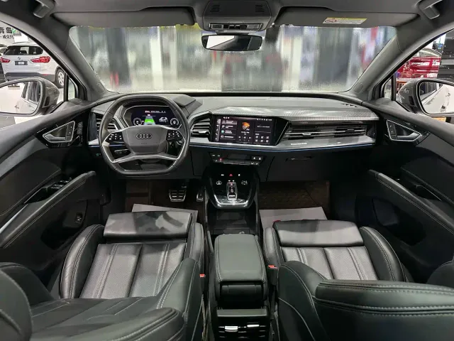 Audi Q4 e-tron — Фото автомобиля 8