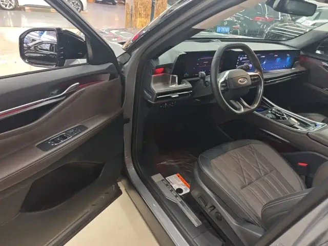 Ford Edge — Фото автомобиля 15