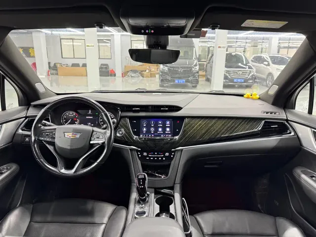 Cadillac XT6 — Фото автомобиля 12