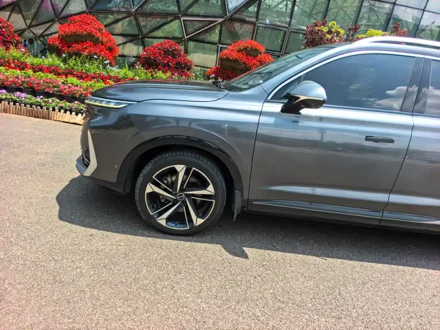 Roewe RX5 Max — Фото автомобиля 4