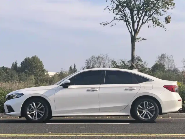 Honda Civic — Фото автомобиля 2