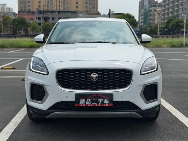 Jaguar E-PACE — Фото автомобиля 2