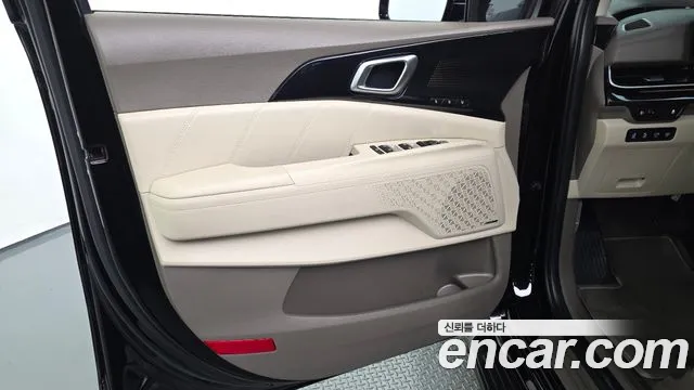 Kia Carnival Generation 4 — Фото автомобиля 24