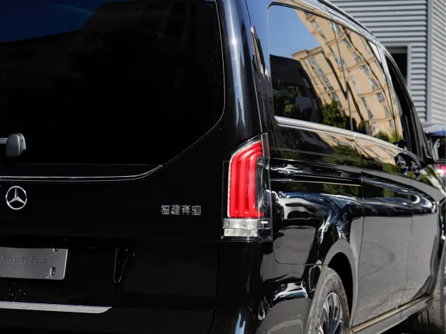Mercedes-Benz V-Class — Фото автомобиля 6