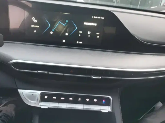 Changan Eado — Фото автомобиля 12
