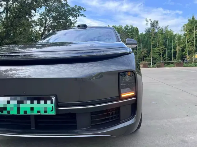 Li Auto L9 — Фото автомобиля 13
