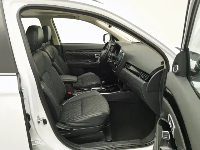 Mitsubishi Outlander — Фото автомобиля 23