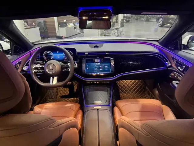 Mercedes-Benz E-Class — Фото автомобиля 17