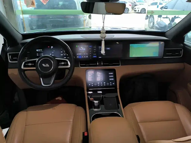 Li Auto ONE — Фото автомобиля 9