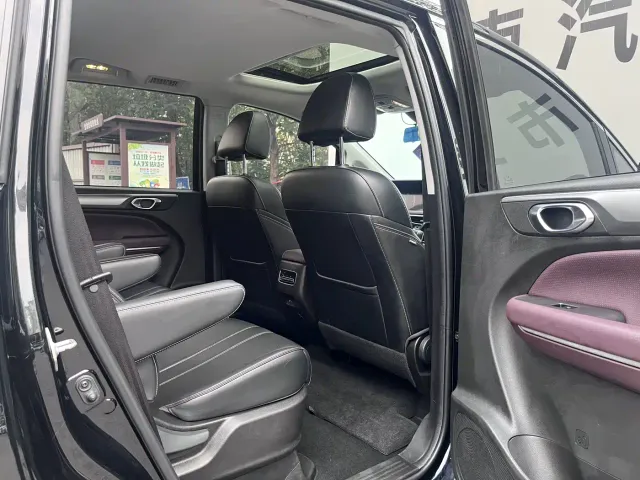 GAC Trumpchi M6 — Фото автомобиля 11