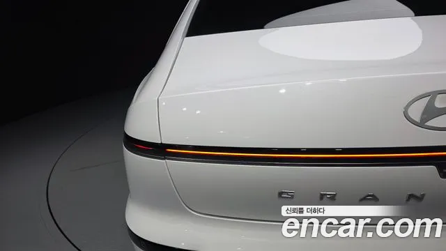 Hyundai Grandeur Grandeur (GN7) — Фото автомобиля 23
