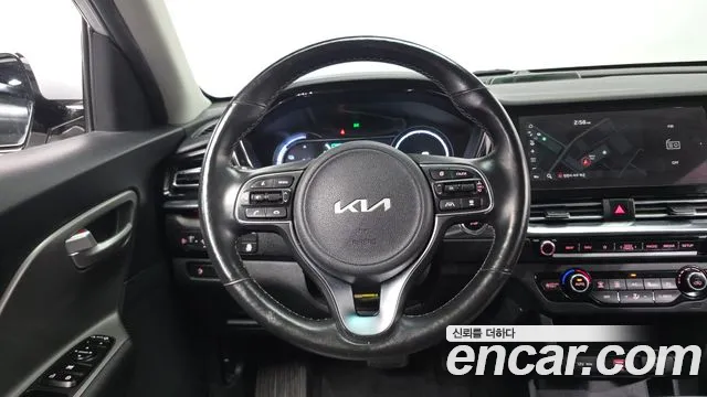 Kia Niro — Фото автомобиля 18