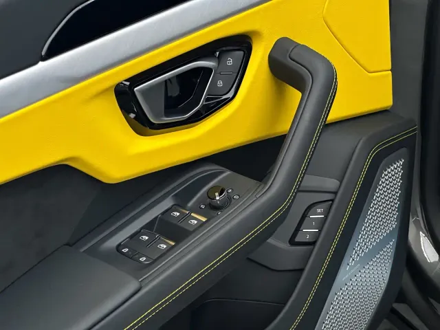 Lamborghini Urus — Фото автомобиля 22