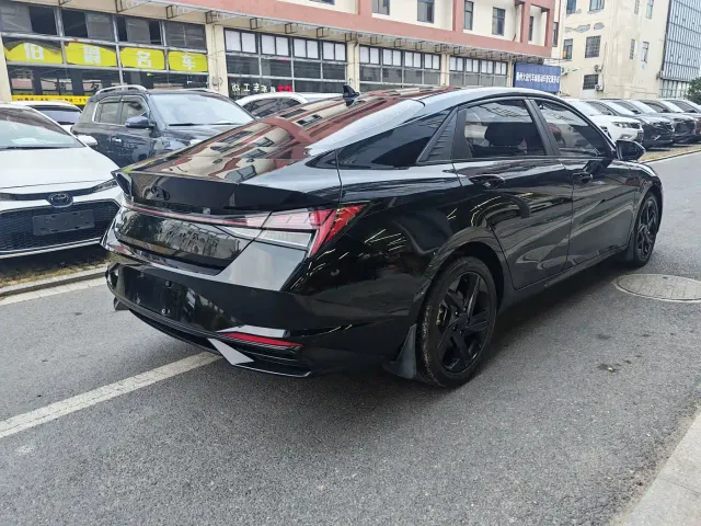 Hyundai Elantra 2022 240TGDi DCT GLX Black Knight Limited Edition — Фото автомобиля 4