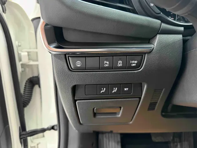 Mazda Axela — Фото автомобиля 8