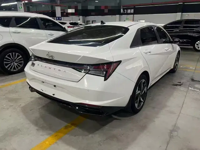 Hyundai Elantra — Фото автомобиля 7