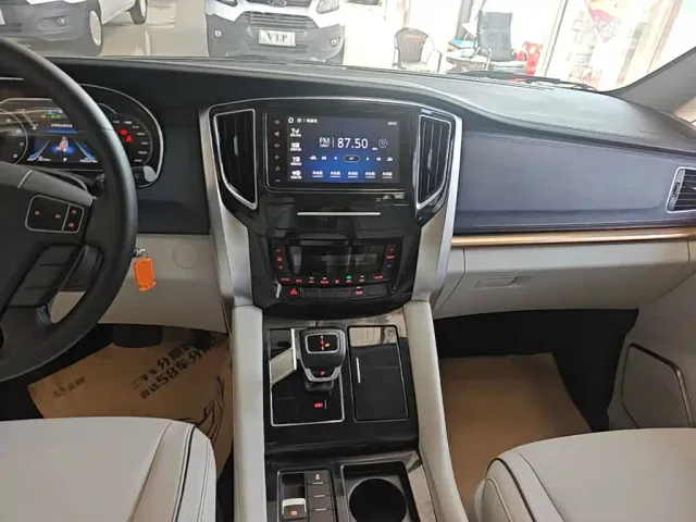 Forthing Fengxing M7 — Фото автомобиля 12