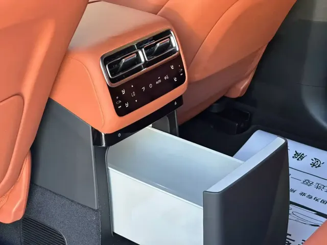 Li Auto L7 — Фото автомобиля 6