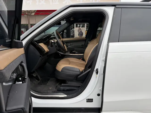 Land Rover Range Rover Sport — Фото автомобиля 6