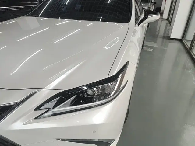 Lexus ES — Фото автомобиля 23