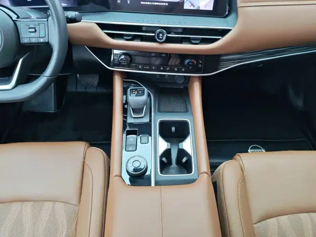 Nissan Terra — Фото автомобиля 16