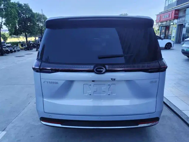GAC Trumpchi E8 — Фото автомобиля 8