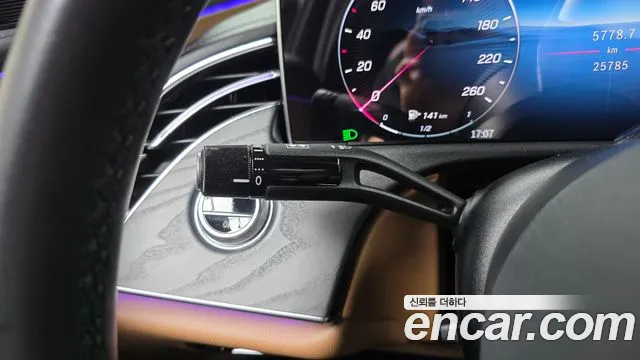 Mercedes-Benz E-Class — Фото автомобиля 20