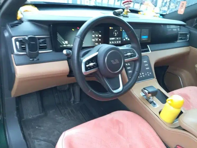 Li Auto ONE — Фото автомобиля 12