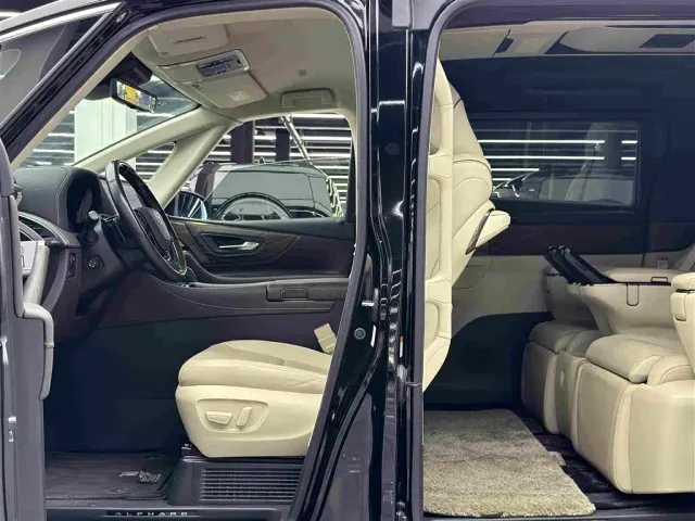 Toyota Alphard — Фото автомобиля 8