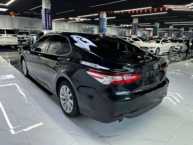 Toyota Camry — Фото автомобиля 7