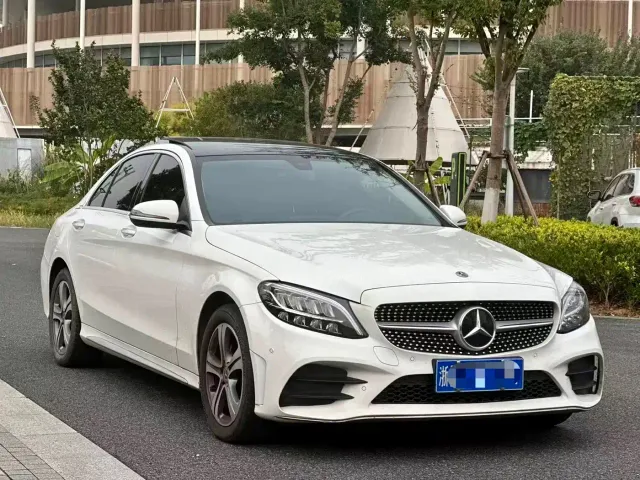 Mercedes-Benz C-Class — Фото автомобиля 3