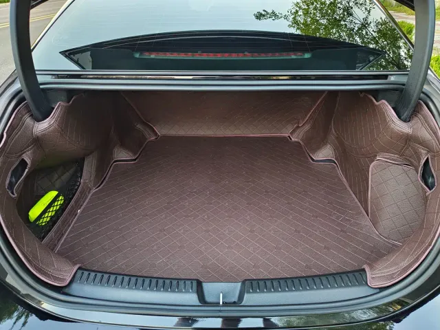 Mercedes-Benz E-Class — Фото автомобиля 18