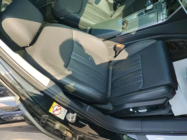 Audi A6L — Фото автомобиля 24
